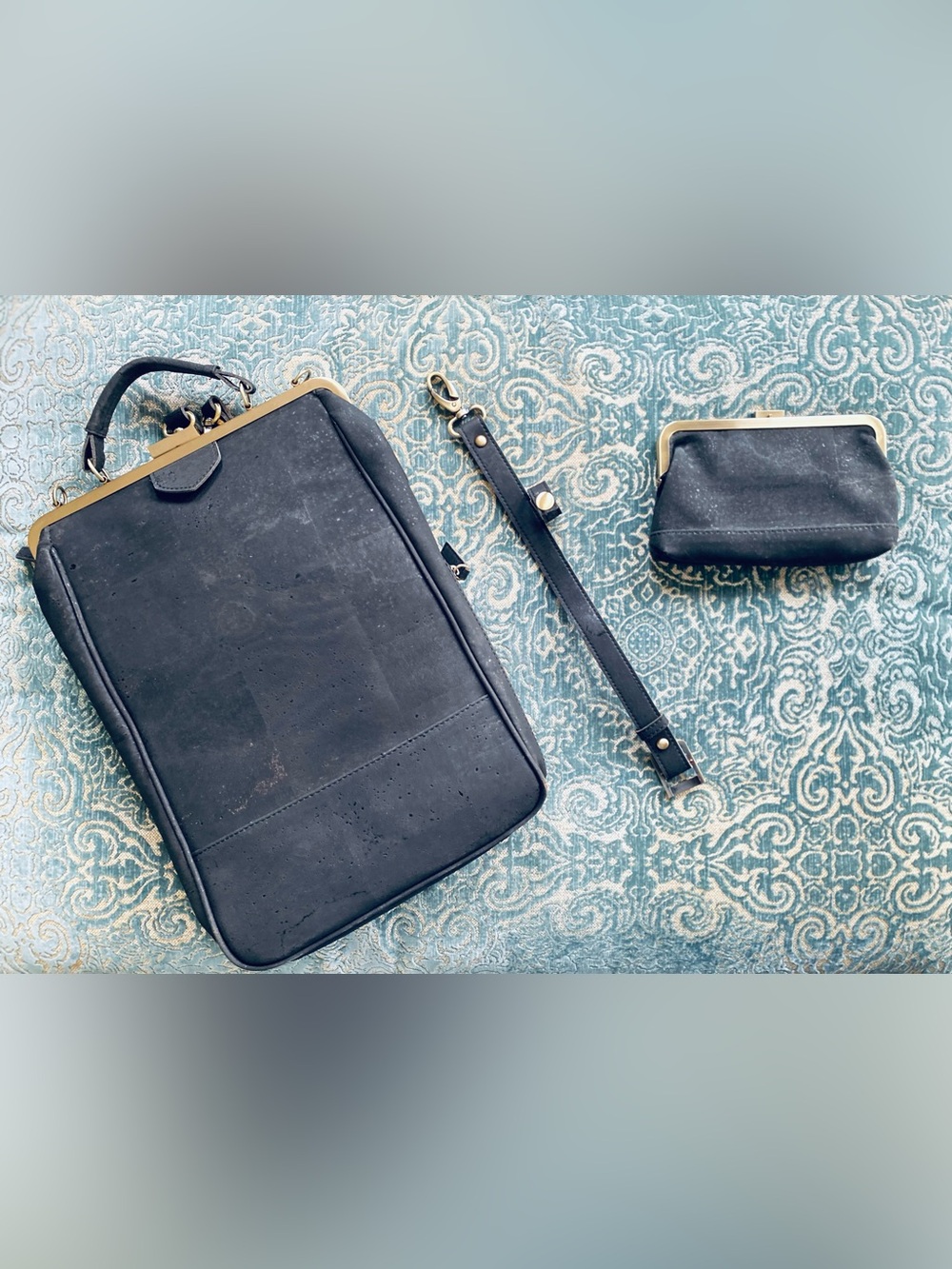 Like new! Laflore Bobobark 3-1 Convertible Backpack & matching clutch